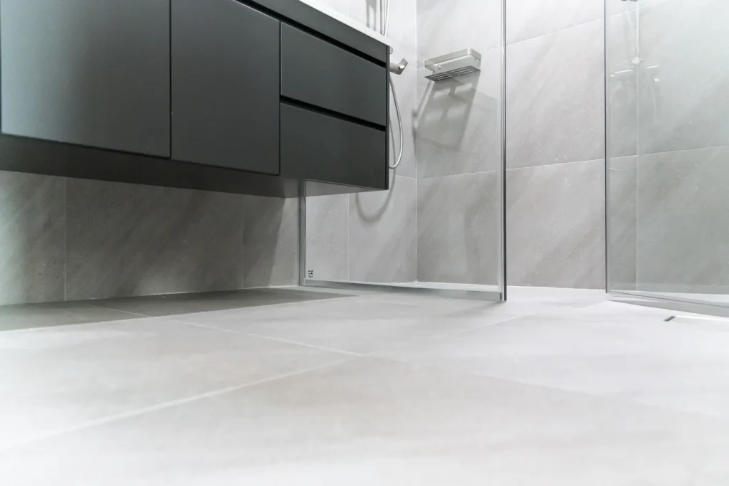 interior-bathroom-floor