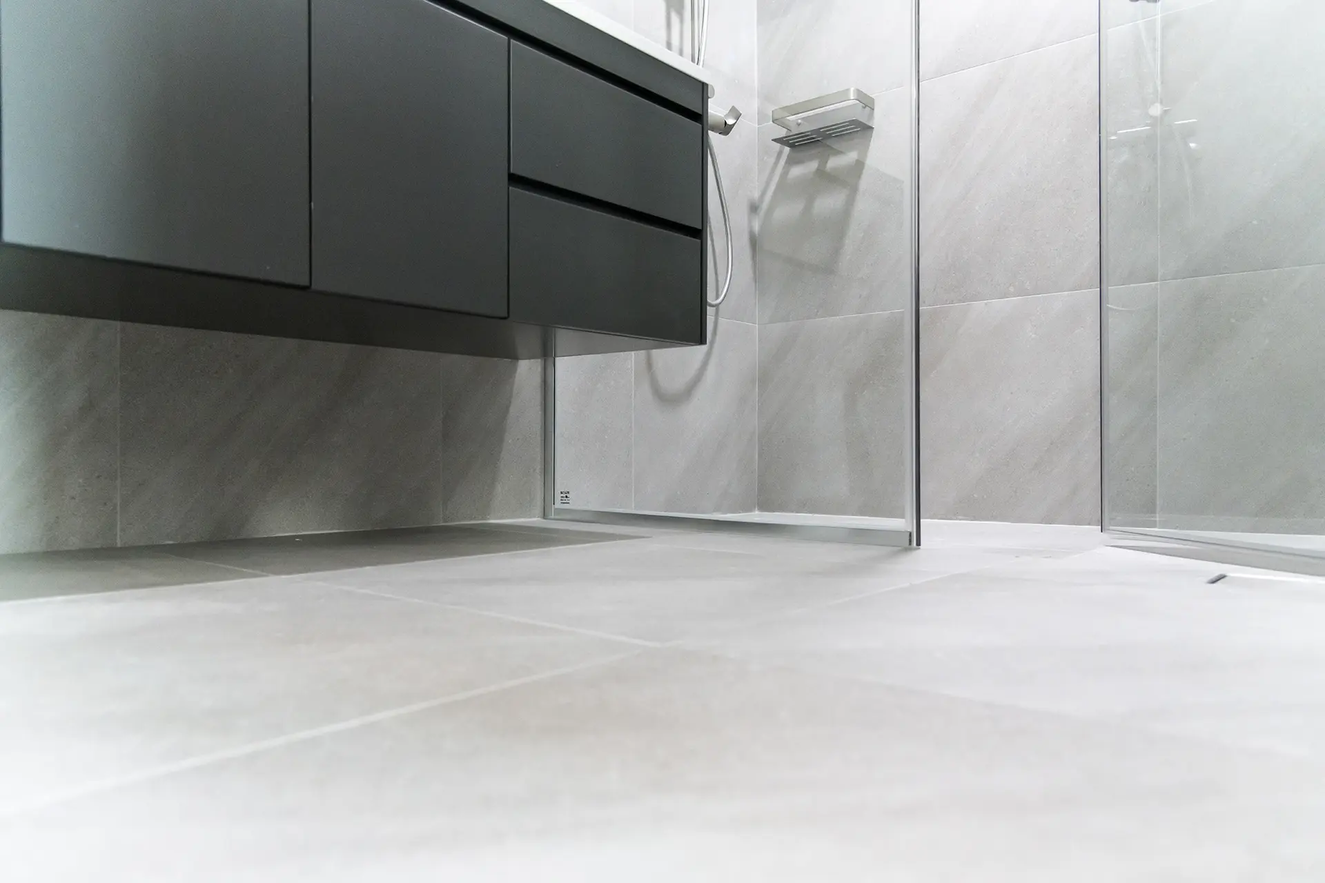 interior-bathroom-floor